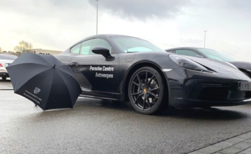 Hoe Porsche en Bentley paraplu’s omtoveren tot echte fan items