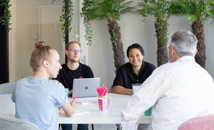 Klantvertrouwen en keurmerken: waarom Pinkcube ze koestert.