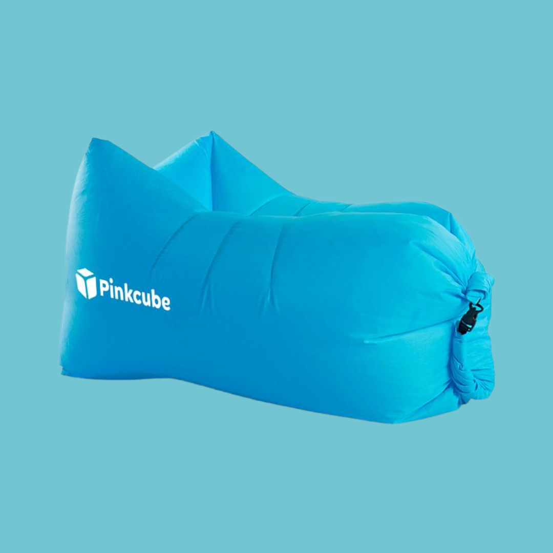 Blauwe zitzak met Pinkcube logo